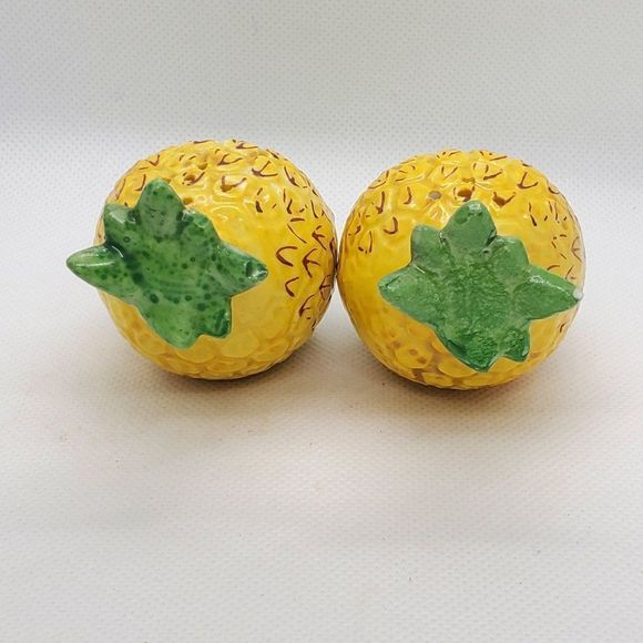 Vintage Salt & Pepper Shakers Pineapple Ceramic Japan - Picture 2 of 8